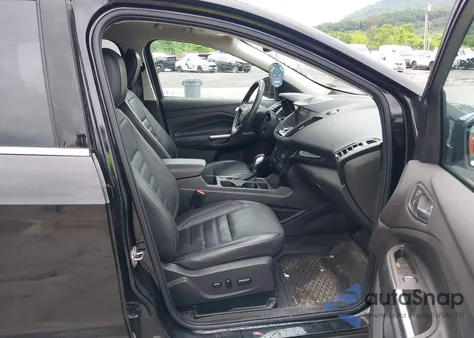 2019 Ford Escape Titanium z USA, uszkodzony, nr VIN 1FMCU9J95KUA09190